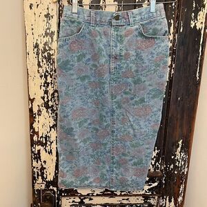 Vintage Chic Floral Sunset Blues Denim Skirt. Size 9 Juniors.
